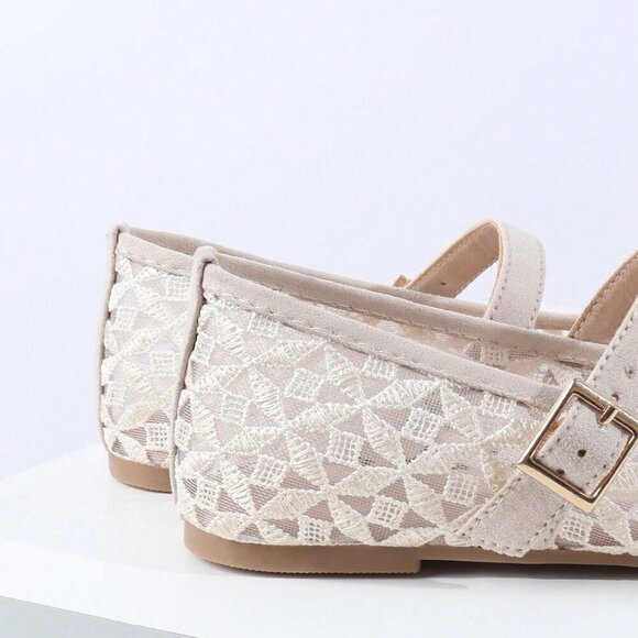 Apricot Elegant Women's Hollow Out Slip-On Flats - Picture 5 of 7